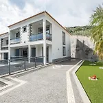 Til By Homie Funchal (Madeira)