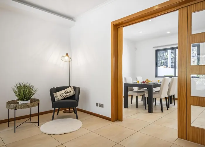 Til By Homie Сasa de vacaciones *