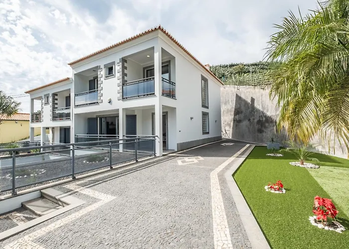 Til By Homie Funchal (Madeira)