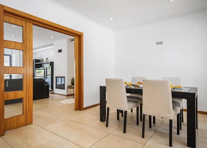 Til By Homie Funchal (Madeira)