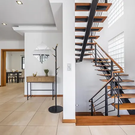 Til By Homie Semesterbostad